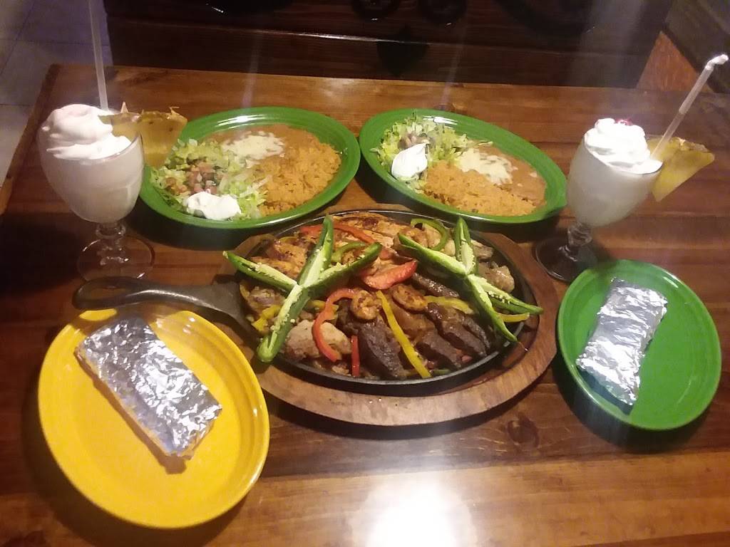 El Ranchito | restaurant | 2800 SW Fairlawn Rd, Topeka, KS 66614, USA | 7854382500 OR +1 785-438-2500