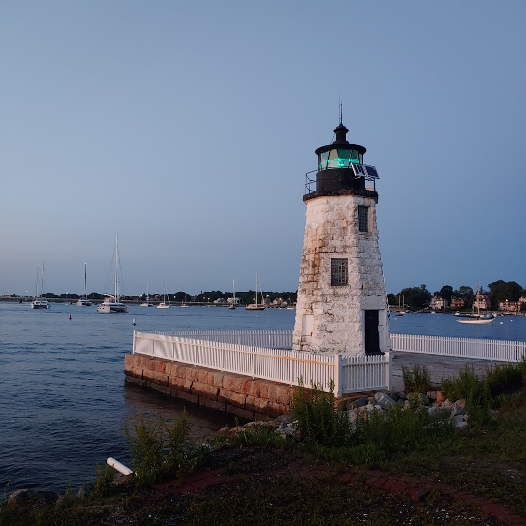 The Pineapple Club | restaurant | 1 Goat Island Rd, Newport, RI 02840, USA | 4018492600 OR +1 401-849-2600