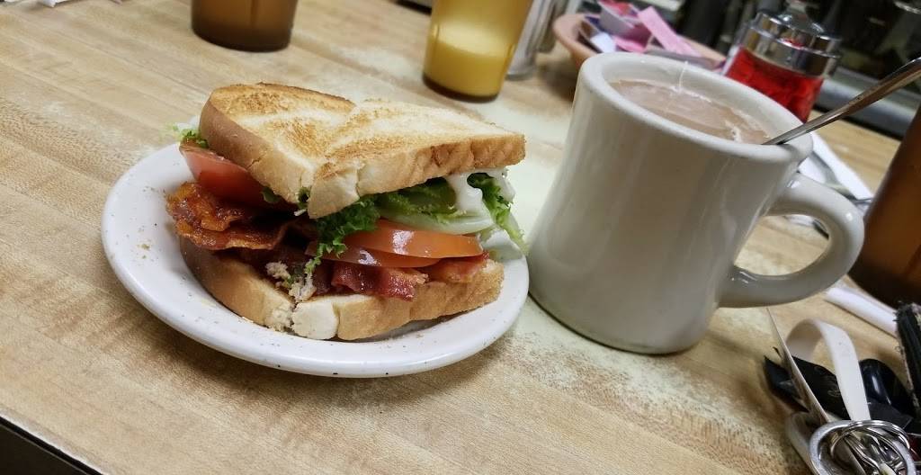 Tiffanys Original Diner | restaurant | 7402 Manchester Rd, Maplewood, MO 63143, USA | 3146440929 OR +1 314-644-0929