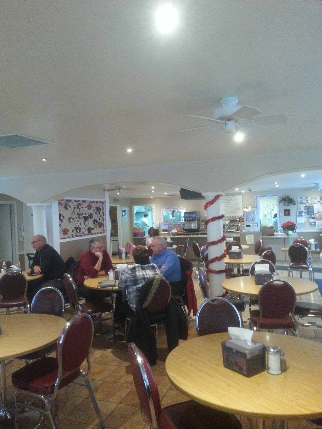 Village Cafe | restaurant | 1875 Fourth Line, Ohsweken, ON N0A 1M0, Canada | 5194450555 OR +1 519-445-0555