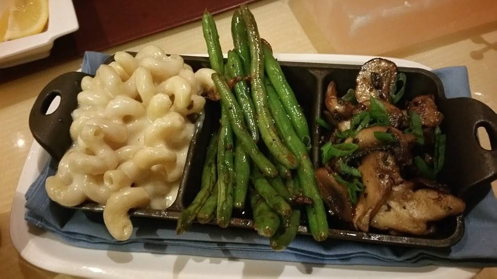 Center Cut | restaurant | 4300 N Michigan Rd, Shelbyville, IN 46176, USA | 8773864463 OR +1 877-386-4463