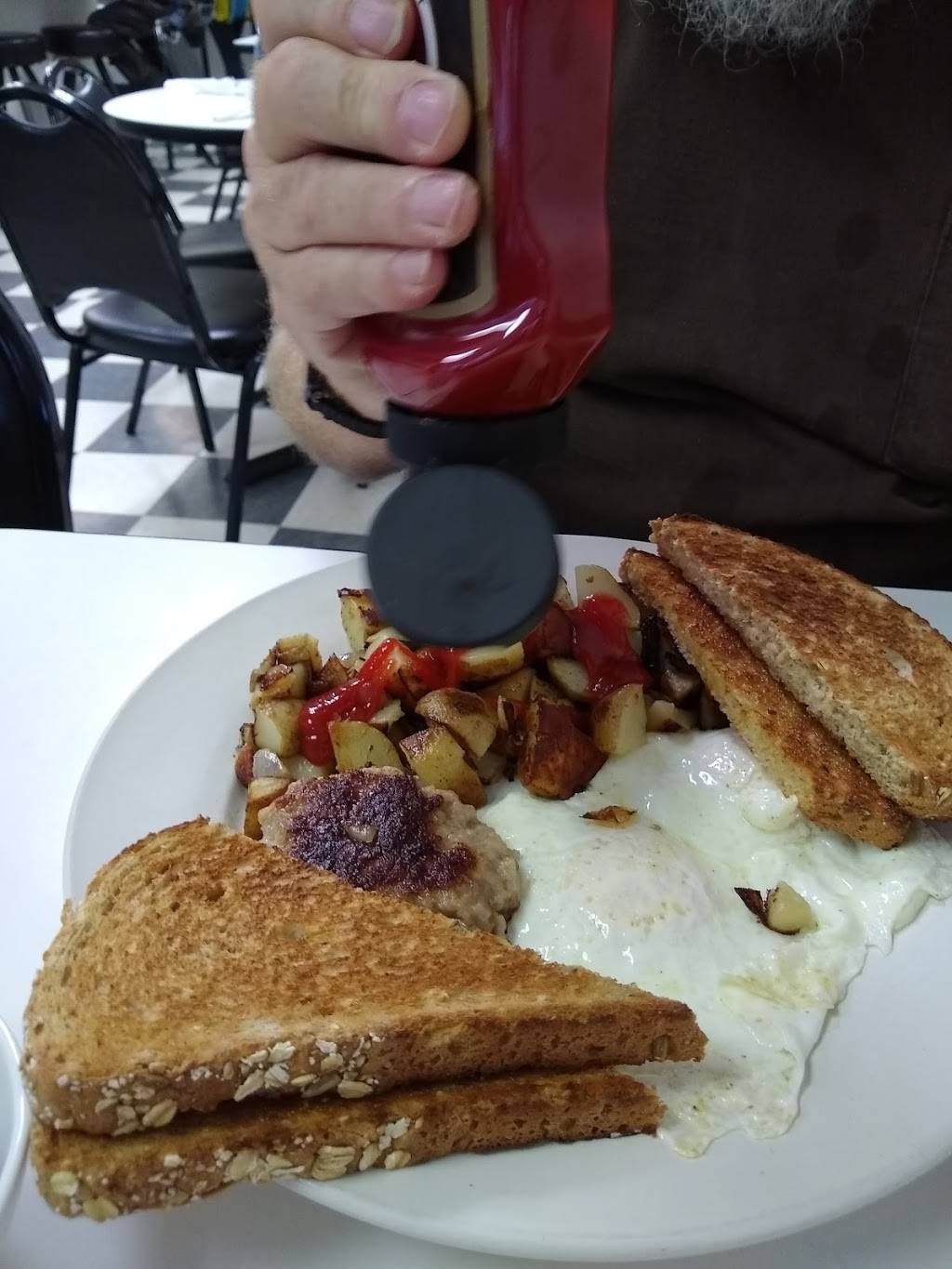 Verns Place | restaurant | 16 Jamestown St, Randolph, NY 14772, USA | 7163585166 OR +1 716-358-5166