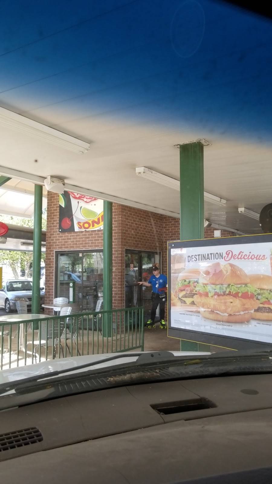 Sonic Drive-In | restaurant | 3804 Summer Ave, Memphis, TN 38122, USA | 9014544930 OR +1 901-454-4930