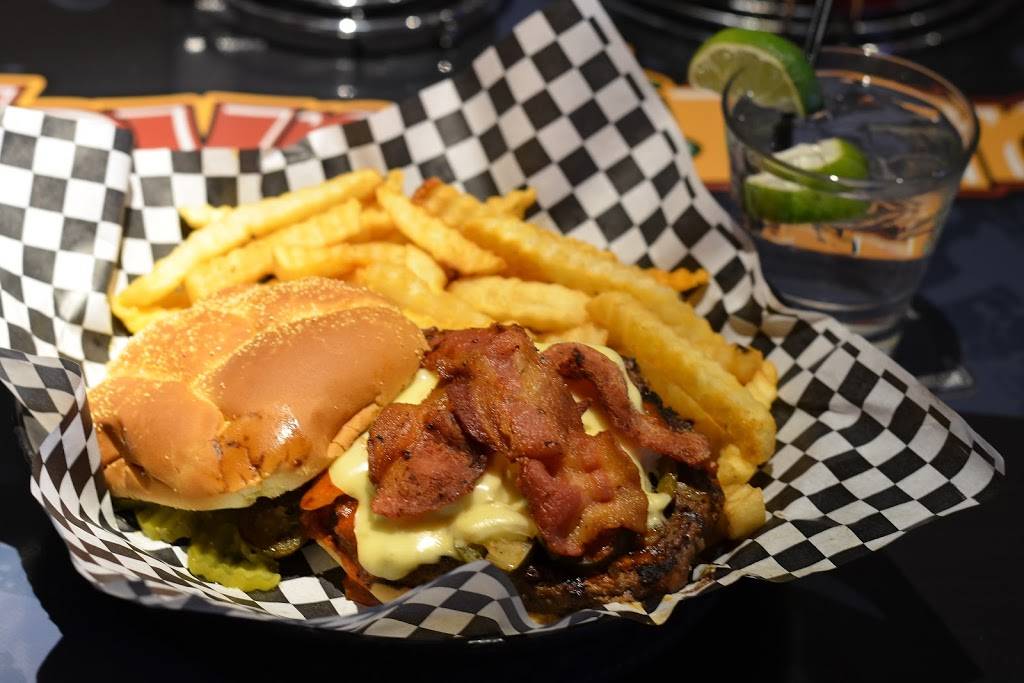 Wayne & Larrys Sports Bar & Grill | restaurant | 933 Iowa St, Lawrence, KS 66044, USA | 7858567170 OR +1 785-856-7170