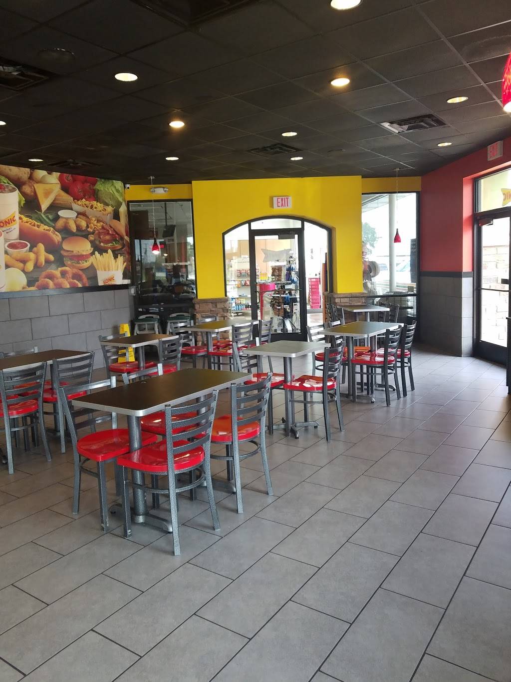 Sonic Drive-In | restaurant | 1005 S Riverfront Blvd, Dallas, TX 75207, USA | 2144210071 OR +1 214-421-0071