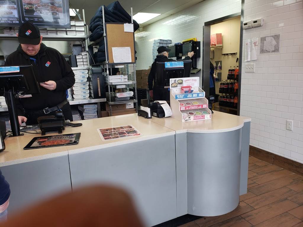 Dominos Pizza | meal delivery | 3346 Glenmore Ave, Cincinnati, OH 45211, USA | 5136618588 OR +1 513-661-8588