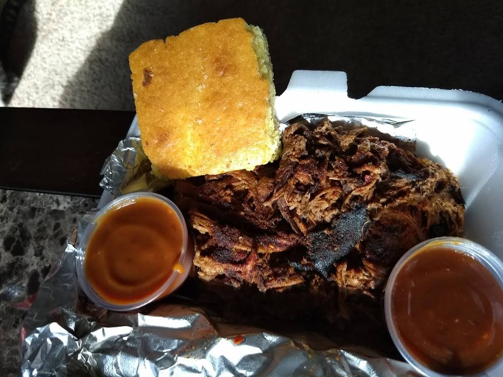 B & K Smoke House | restaurant | 1114 E Main St, Columbus, OH 43205, USA | 6142527017 OR +1 614-252-7017