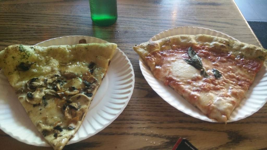 Village Pizza | meal delivery | 761 Dundas St W, Toronto, ON M6J 1T9, Canada | 4165519939 OR +1 416-551-9939