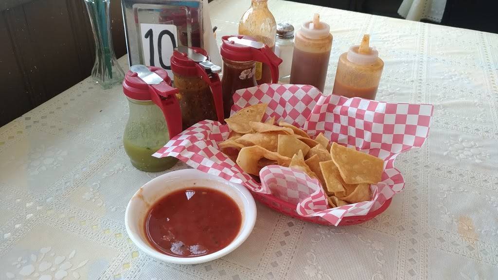 Birrieria El Chalan | restaurant | 4516 S 24th St, Omaha, NE 68107, USA | 4027342488 OR +1 402-734-2488