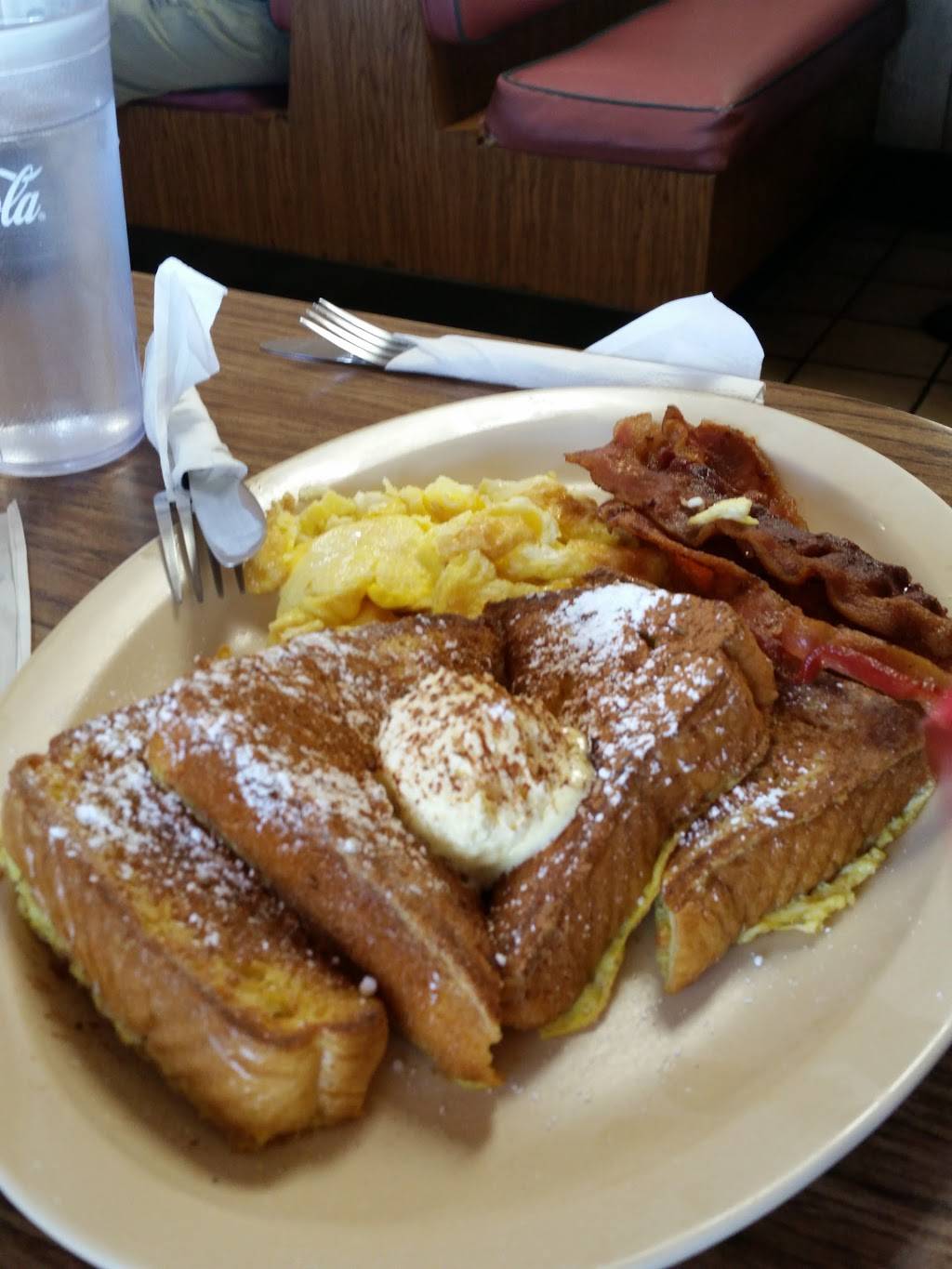 Riverwalk burgers and grill | restaurant | 3812 Pierce St, Riverside, CA 92503, USA | 9513530919 OR +1 951-353-0919