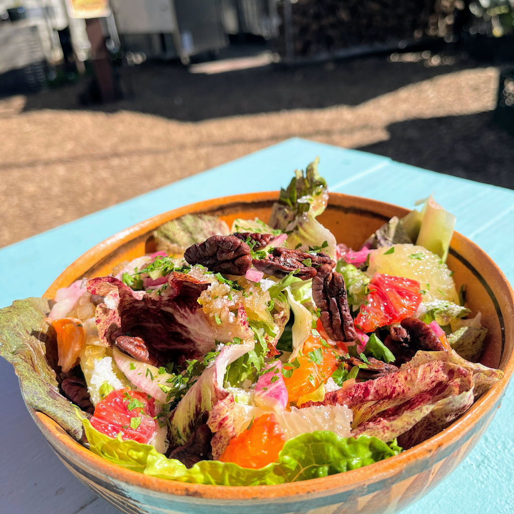 Dog Willing Pizza | restaurant | 21 Canyon Lake Dr #108, Port Costa, CA 94569, USA | 5106891968 OR +1 510-689-1968