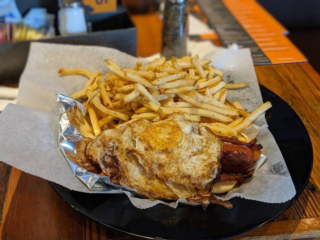 Double Dogs Restaurant | restaurant | 1807 21st Ave S, Nashville, TN 37212, USA | 6152928110 OR +1 615-292-8110