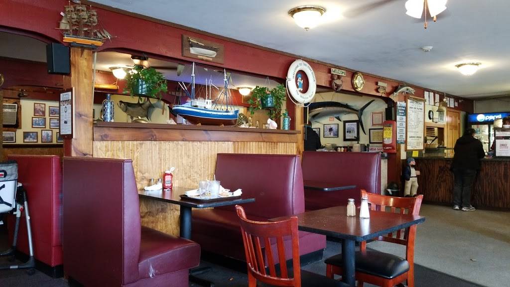 Websters Fish Hook Restaurant | restaurant | 391 Damon Rd, Northampton, MA 01060, USA | 4135863190 OR +1 413-586-3190