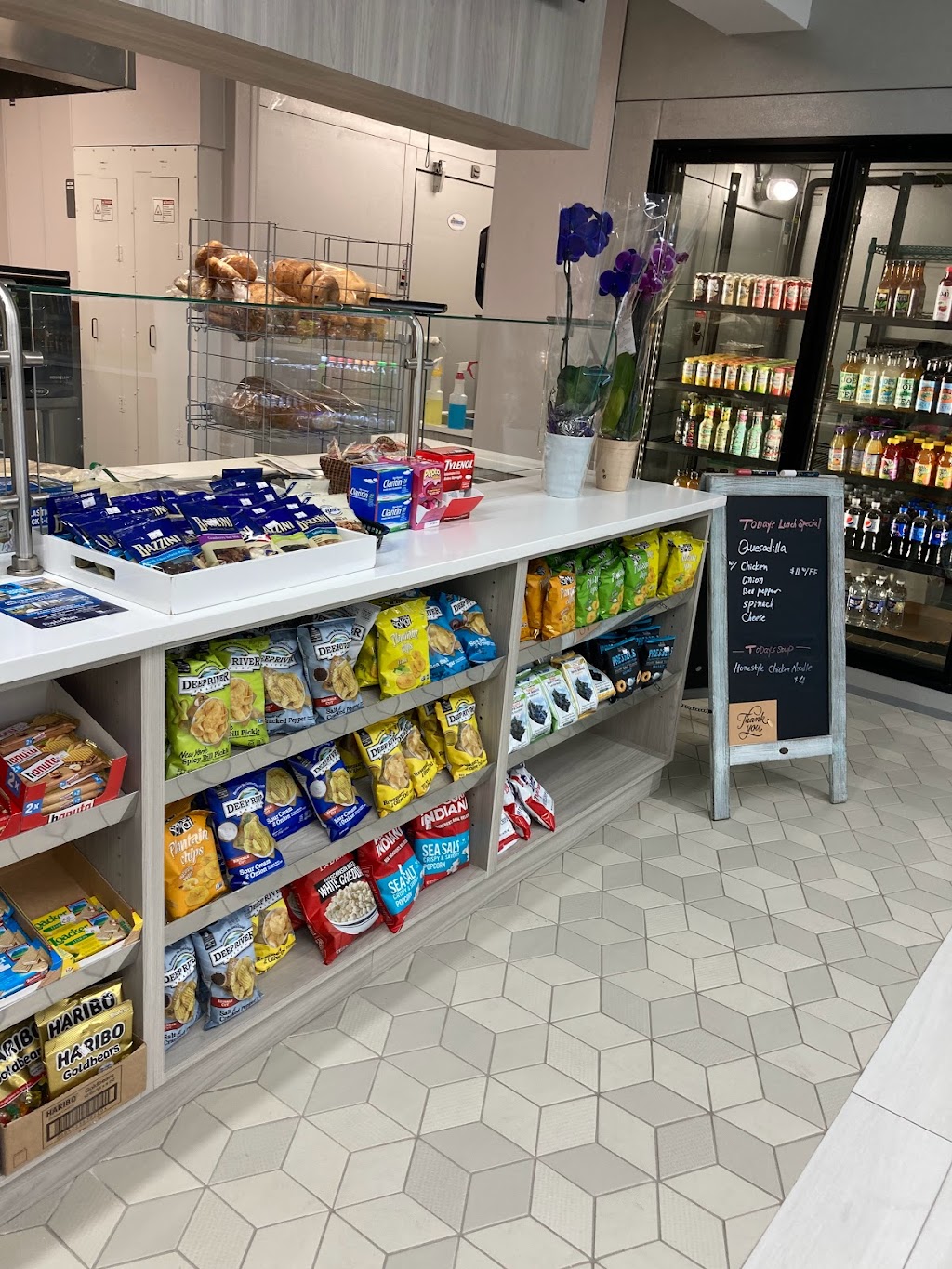 Emilys Kitchen Alexandria | restaurant | 5285 Shawnee Rd # 106, Alexandria, VA 22312, USA | 7036637440 OR +1 703-663-7440