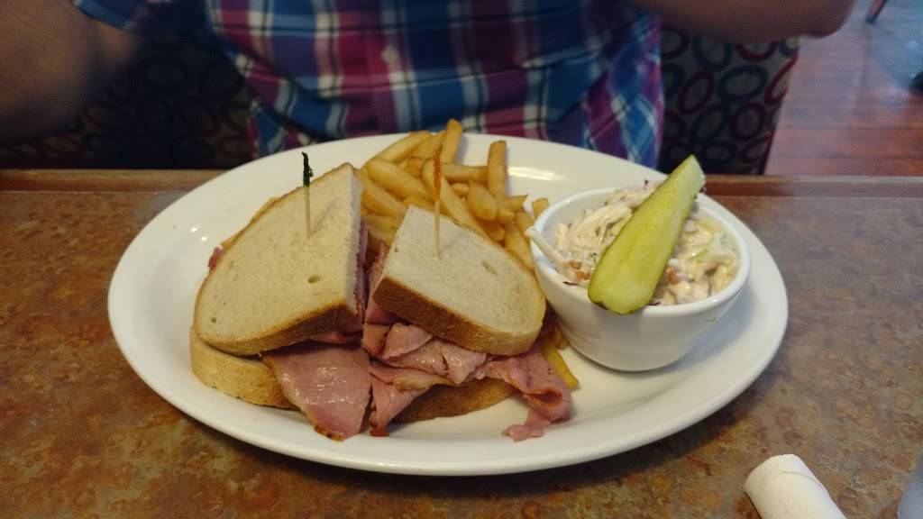 Skyway Diner | restaurant | 645 Plains Rd E, Burlington, ON L7T 4J5, Canada | 9055921077 OR +1 905-592-1077