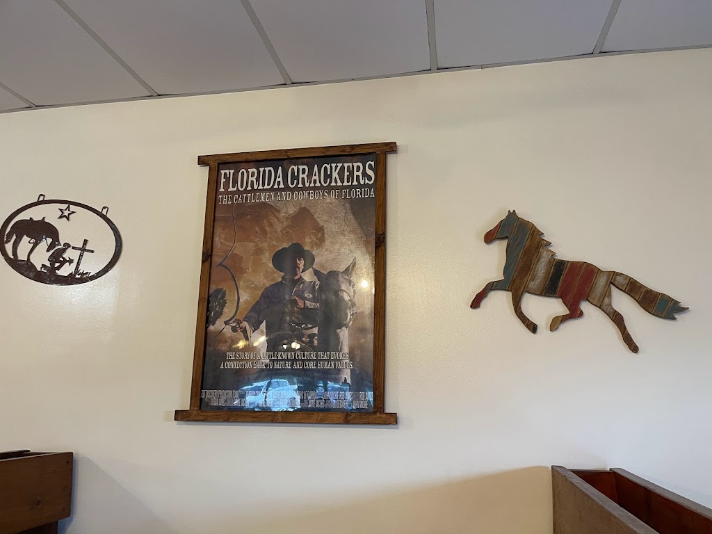 Crossroads Restaurant | restaurant | 5050 NE 128th Ave, Okeechobee, FL 34974, USA | 8637638333 OR +1 863-763-8333