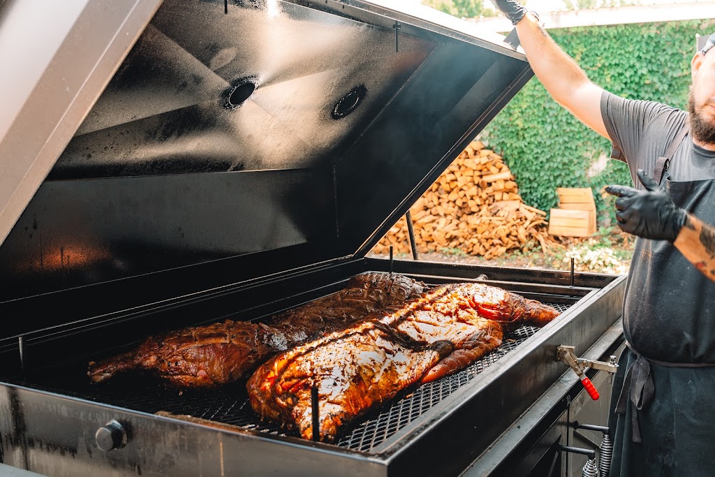 Trotters Whole Hog BBQ | restaurant | 127 Bruce St, Sevierville, TN 37862, USA | 8652632103 OR +1 865-263-2103