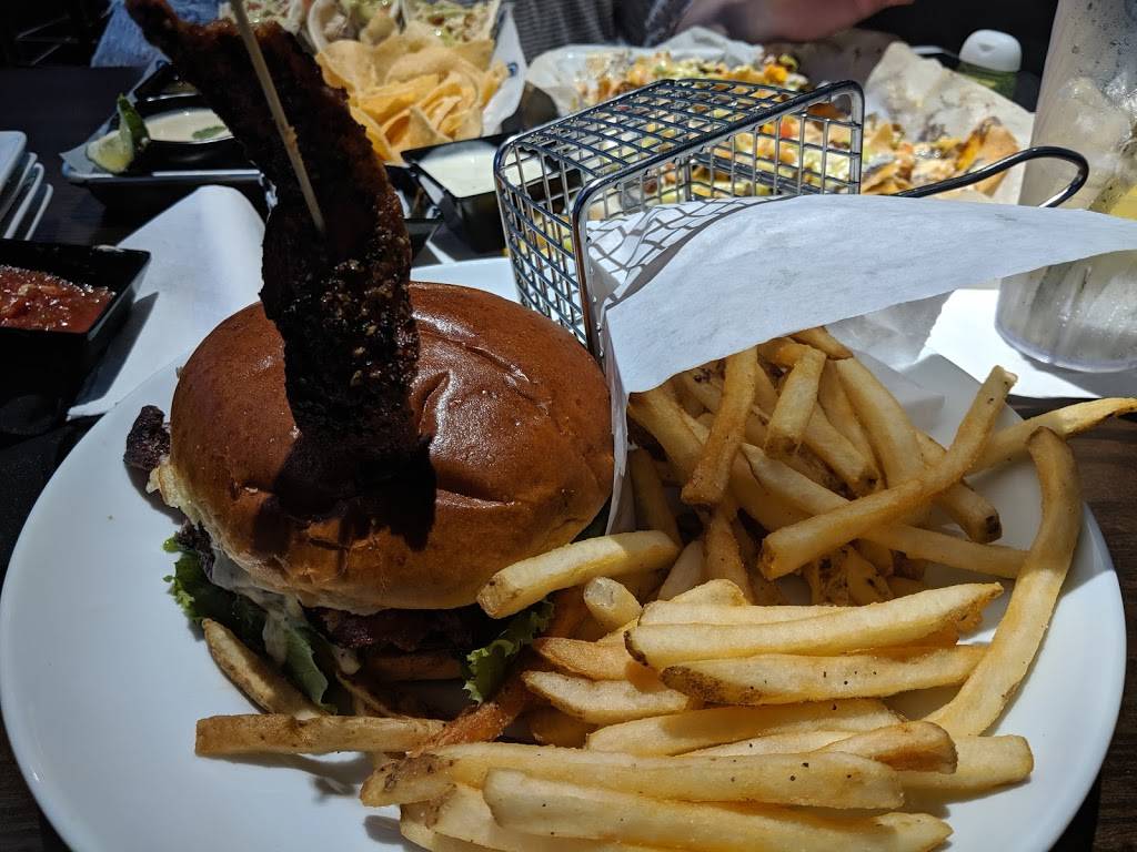 Dave & Busters | restaurant | 1554 Parkway, Sevierville, TN 37862, USA | 8658683500 OR +1 865-868-3500