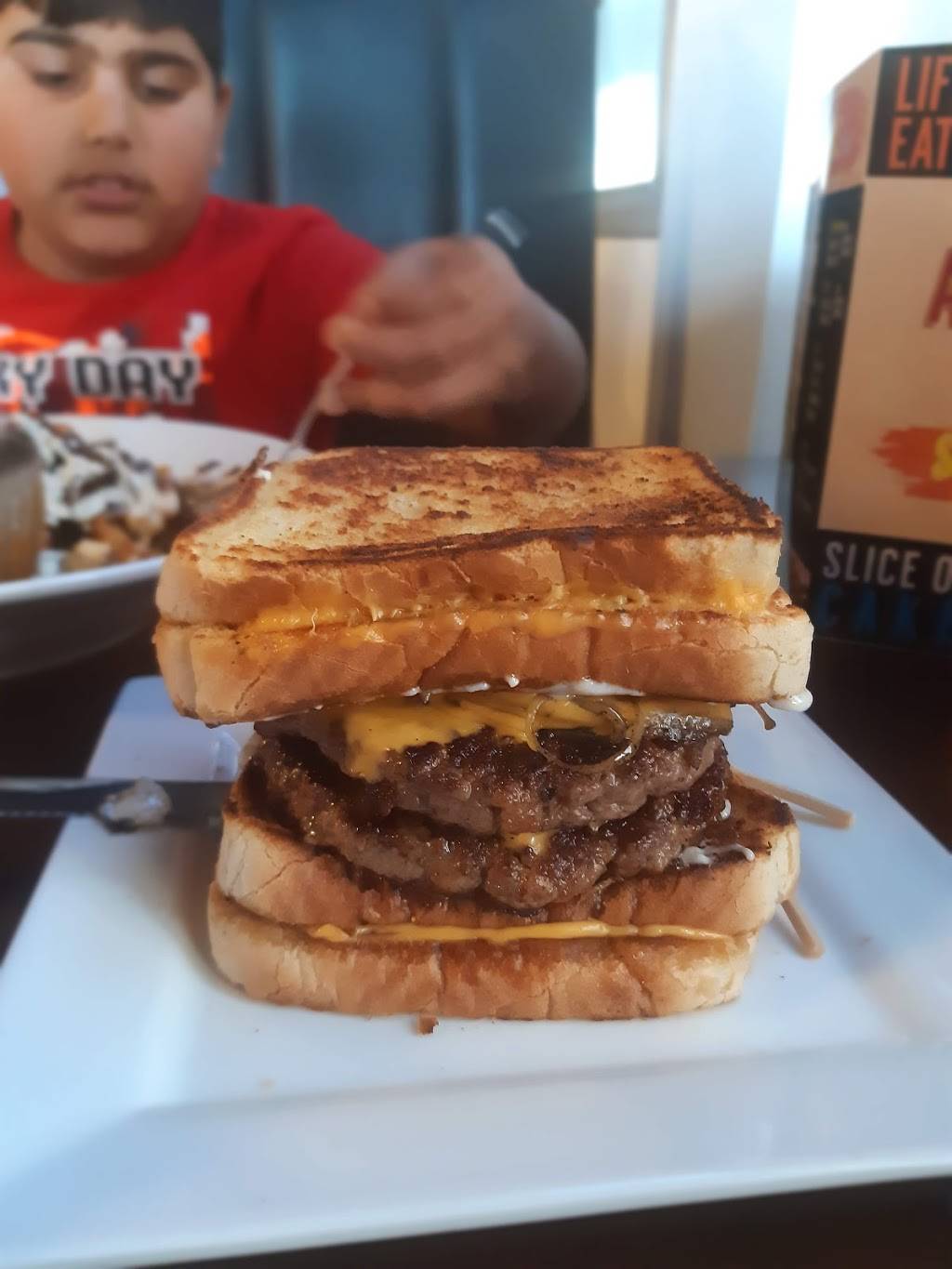 Adam’s Halal Pub | restaurant | 1760 Victoria Park Ave, North York, ON M1R 1R4, Canada | 6473443994 OR +1 647-344-3994