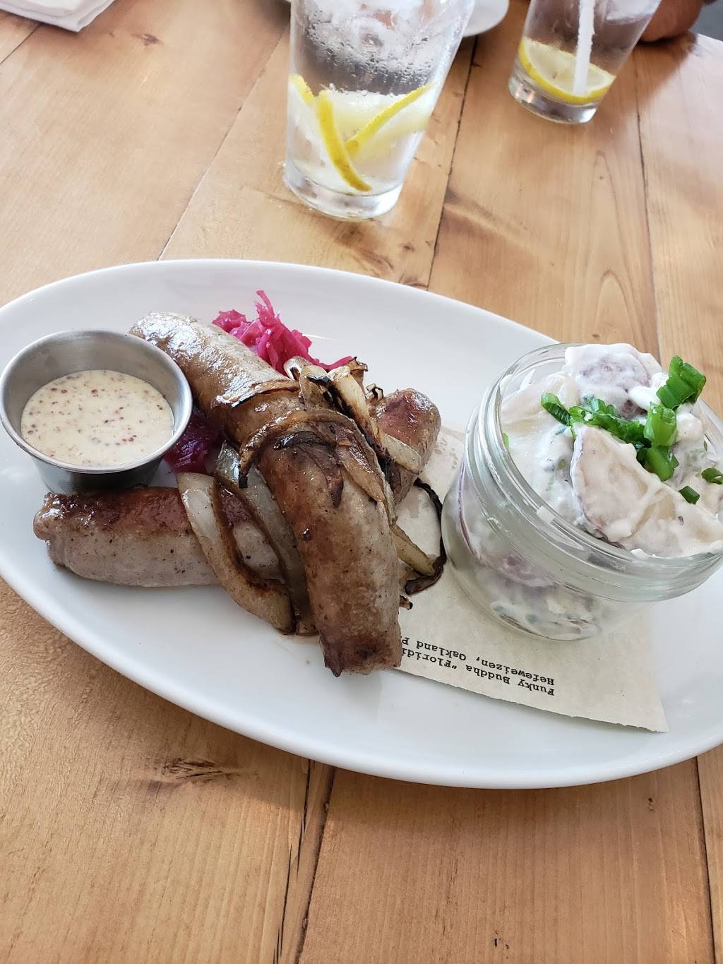 Nutwood | restaurant | 132 Ave B SW, Winter Haven, FL 33880, USA | 8632297770 OR +1 863-229-7770