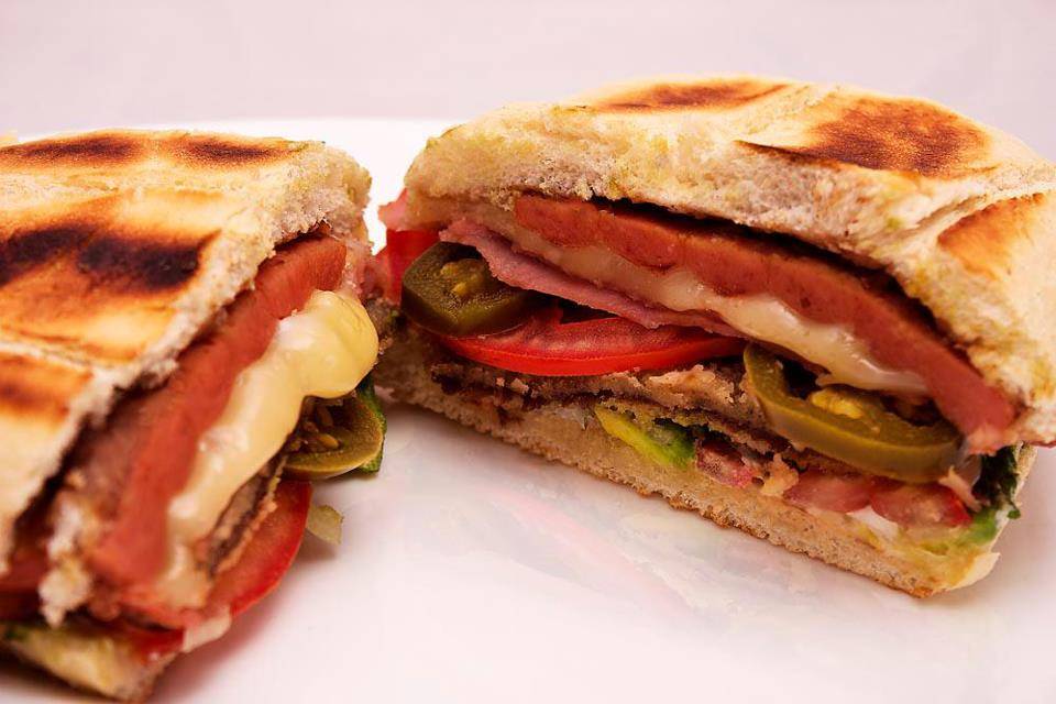 Birria la chingona | restaurant | 7515 S Central Ave, Los Angeles, CA 90001, USA | 5627813537 OR +1 562-781-3537