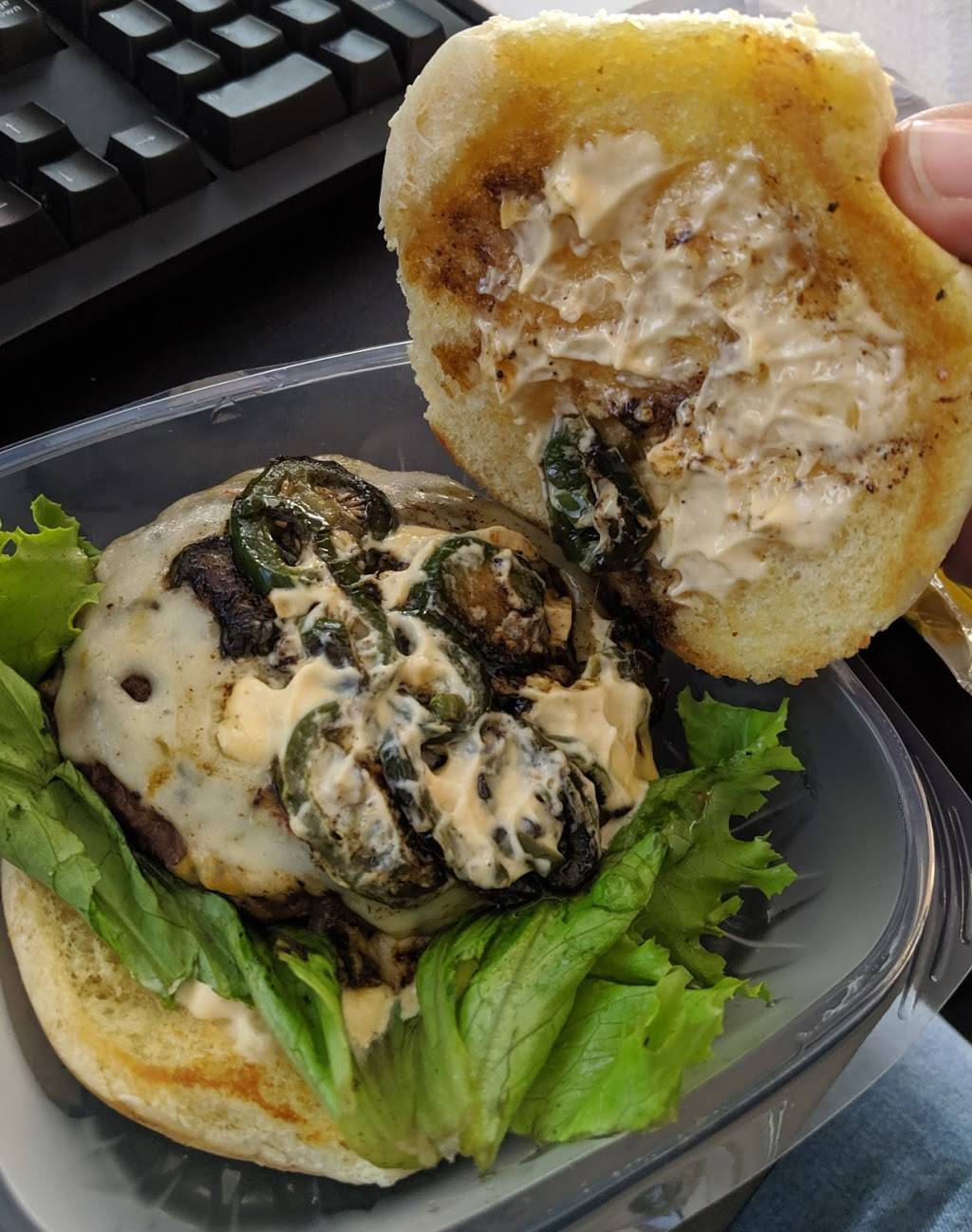 BurgerIM | restaurant | 1722 N Market St, Dallas, TX 75202, USA | 9727077400 OR +1 972-707-7400