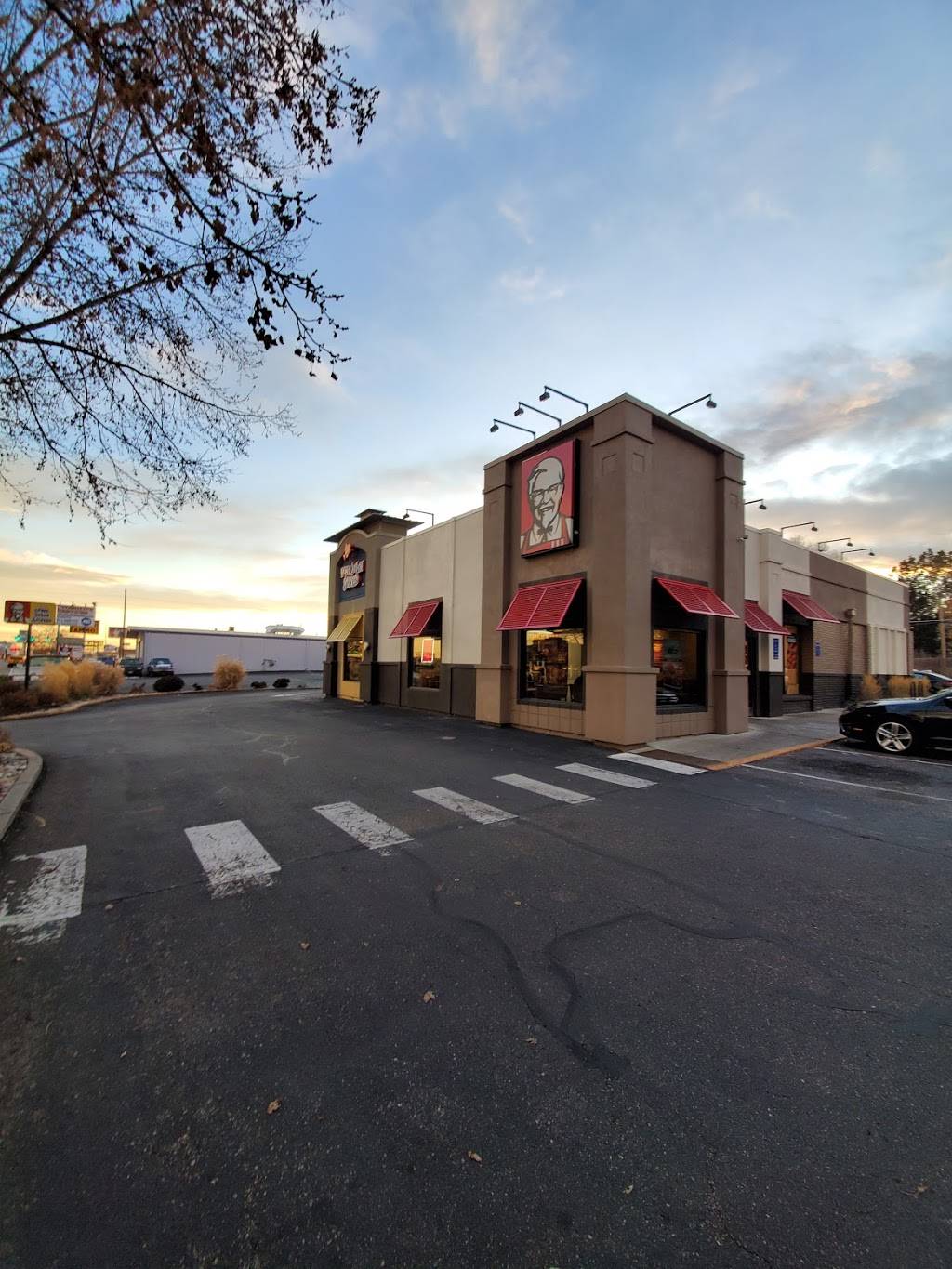 Long John Silvers | restaurant | 2415 8th Ave, Greeley, CO 80631, USA | 9703523771 OR +1 970-352-3771