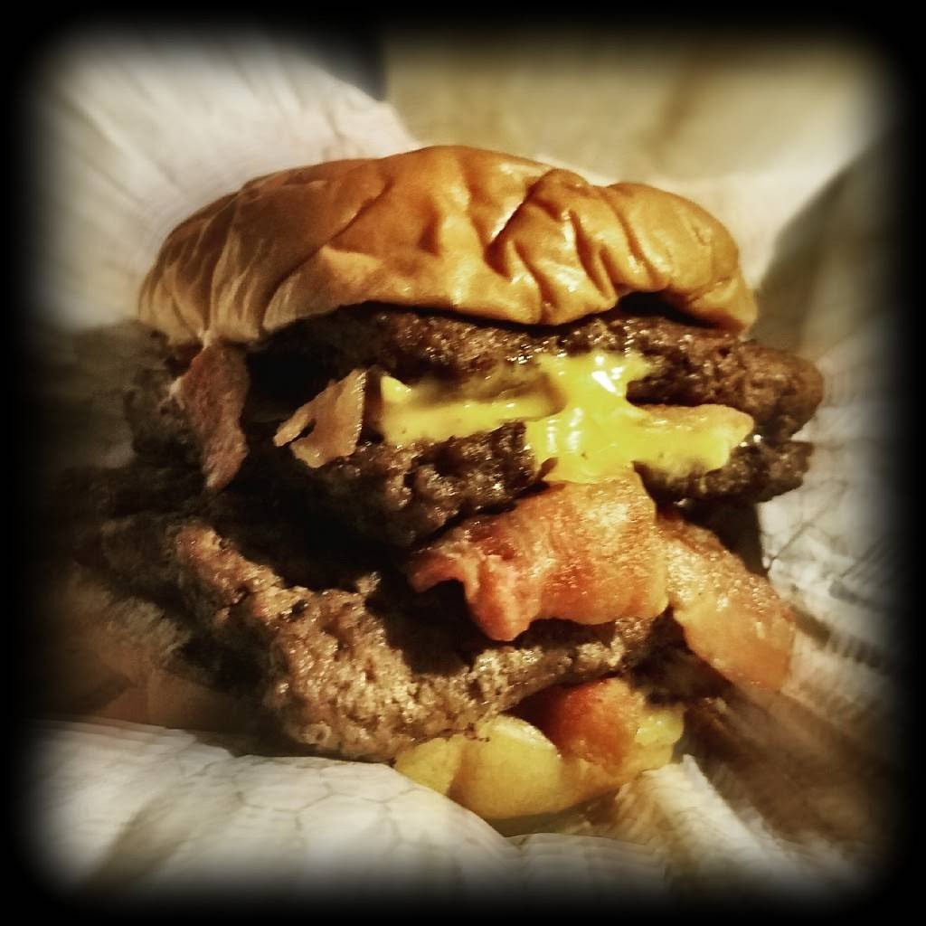 Wendys | restaurant | 7514 Evergreen Way, Everett, WA 98203, USA | 4253554449 OR +1 425-355-4449