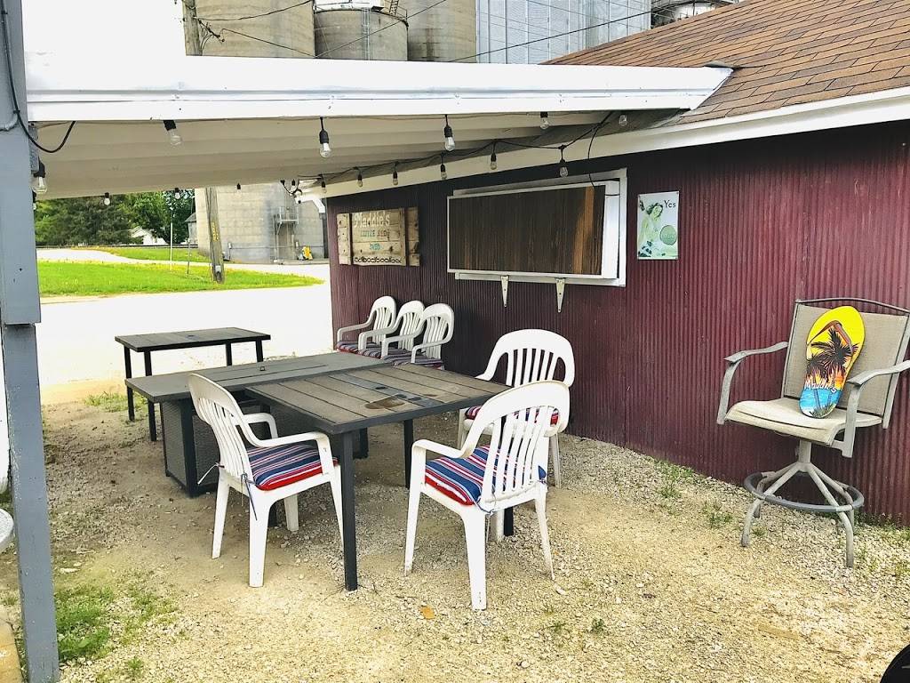 Maddies Place Bar & Grill | restaurant | 100 N Main St, Leland, IL 60531, USA | 8154952281 OR +1 815-495-2281