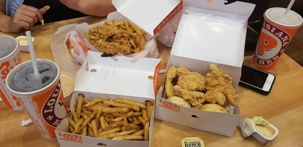 Popeyes Louisiana Kitchen | restaurant | 601 W 172nd St, New York, NY 10032, USA | 2127811570 OR +1 212-781-1570