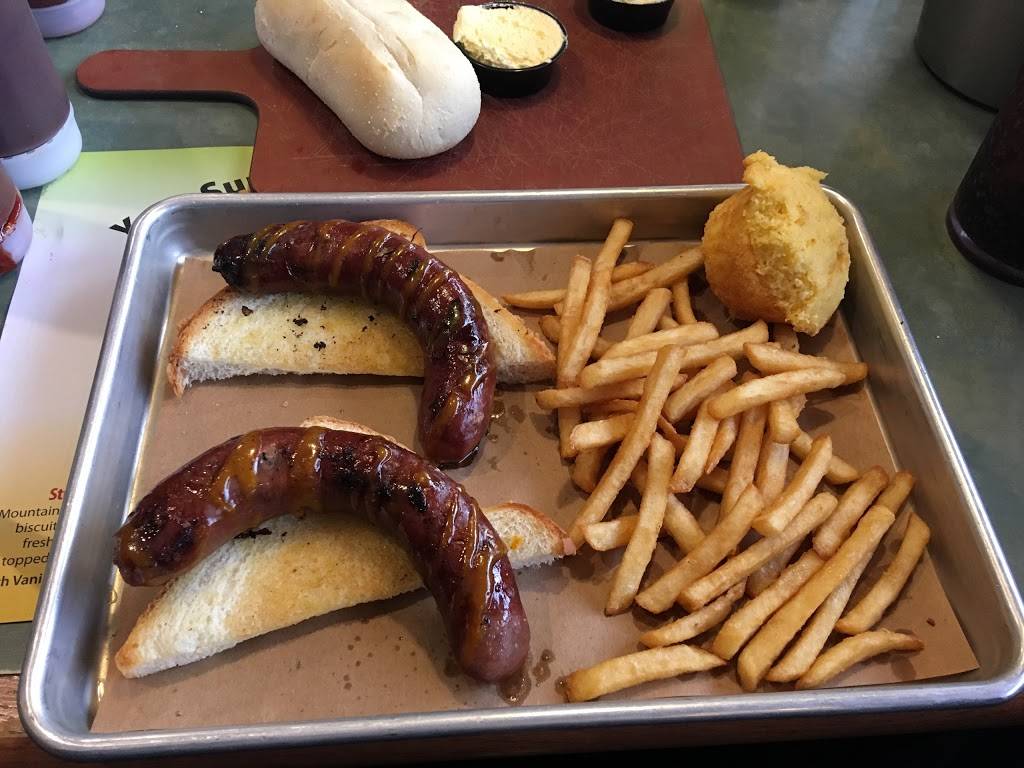 Finleys Grill & Smokehouse | restaurant | 140 E Columbia Ave, Battle Creek, MI 49015, USA | 2699683938 OR +1 269-968-3938