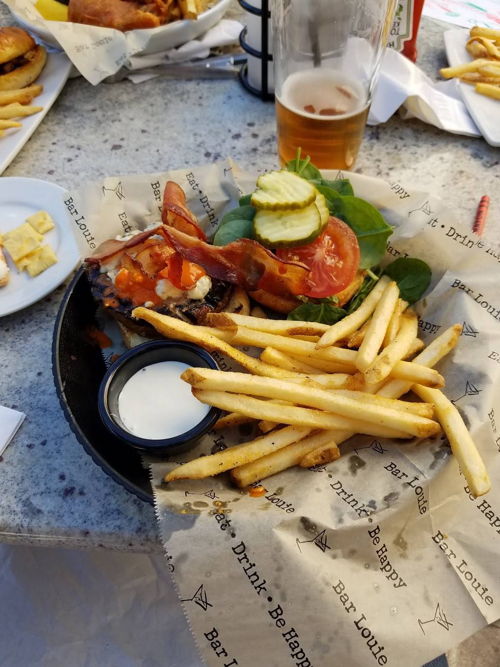 Bar Louie - The District | night club | 2467 Park Ave, Tustin, CA 92782, USA | 6572064600 OR +1 657-206-4600