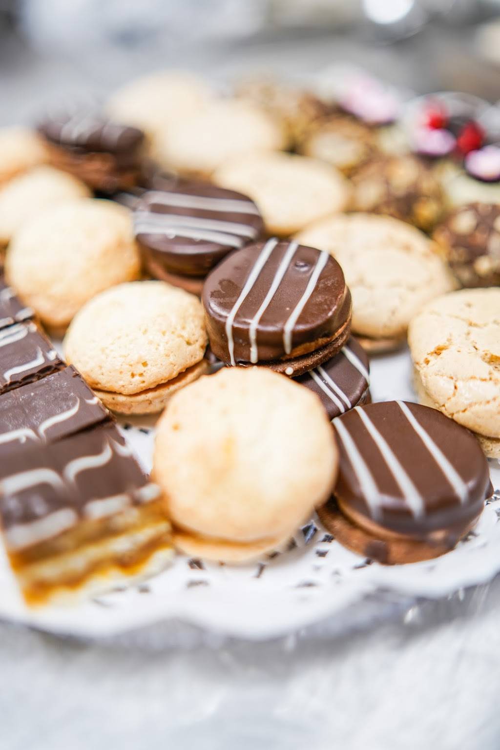 Royal Meats BarBeque | restaurant | 710 Kipling Ave, Etobicoke, ON M8Z 5G5, Canada | 4162511144 OR +1 416-251-1144