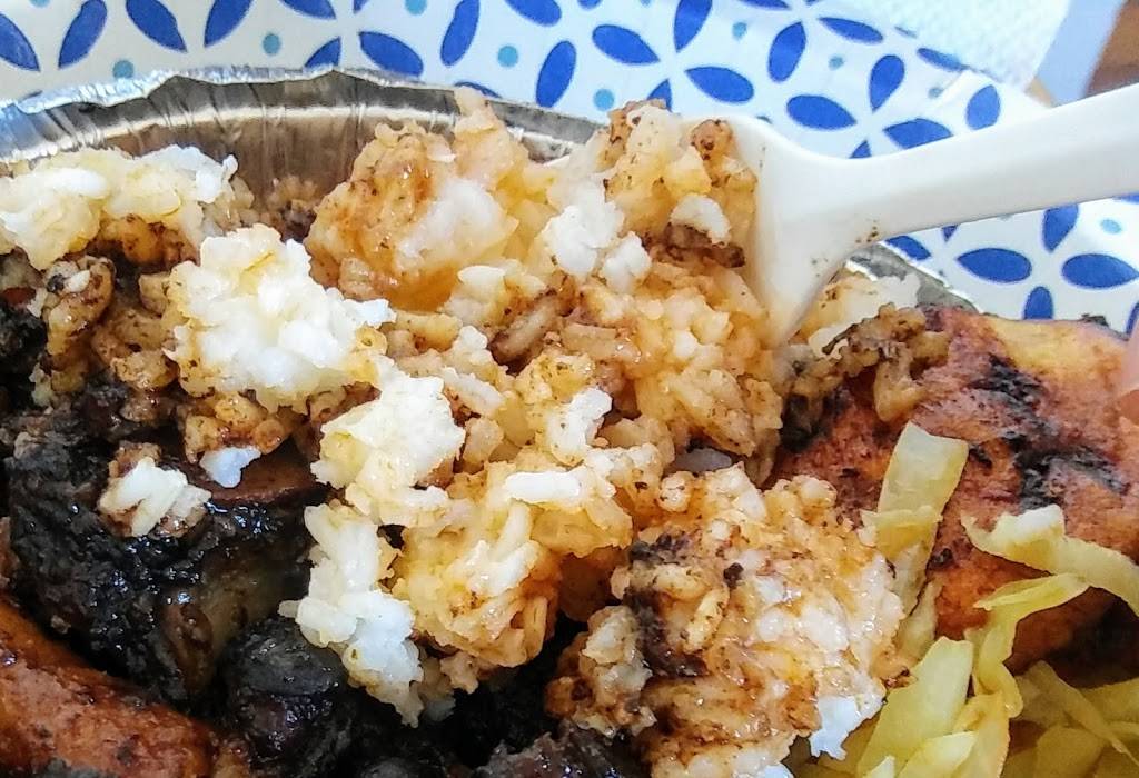 Johnnys Classic Quizine | restaurant | 713 Beach 20th St, Far Rockaway, NY 11691, USA | 7188683268 OR +1 718-868-3268