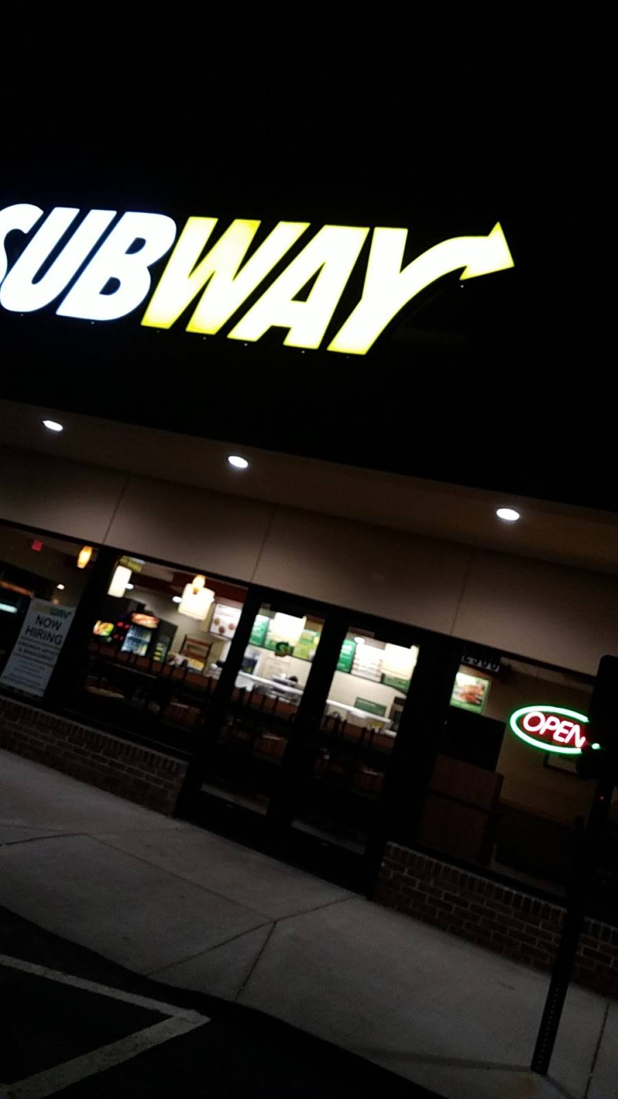 Subway | restaurant | 2900 Cliff Rd E, Burnsville, MN 55337, USA | 9528959308 OR +1 952-895-9308
