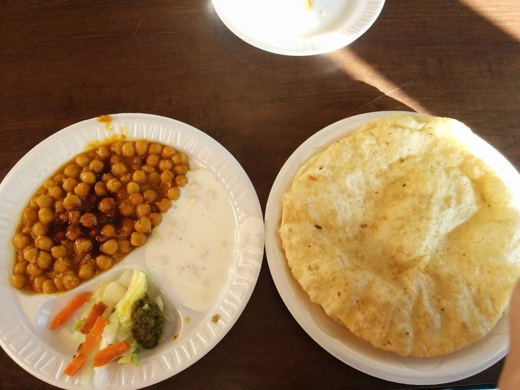 Indo-Canadian Food Hut | restaurant | 373 Steeles Ave W, Brampton, ON L6Y 0P8, Canada | 9058744715 OR +1 905-874-4715