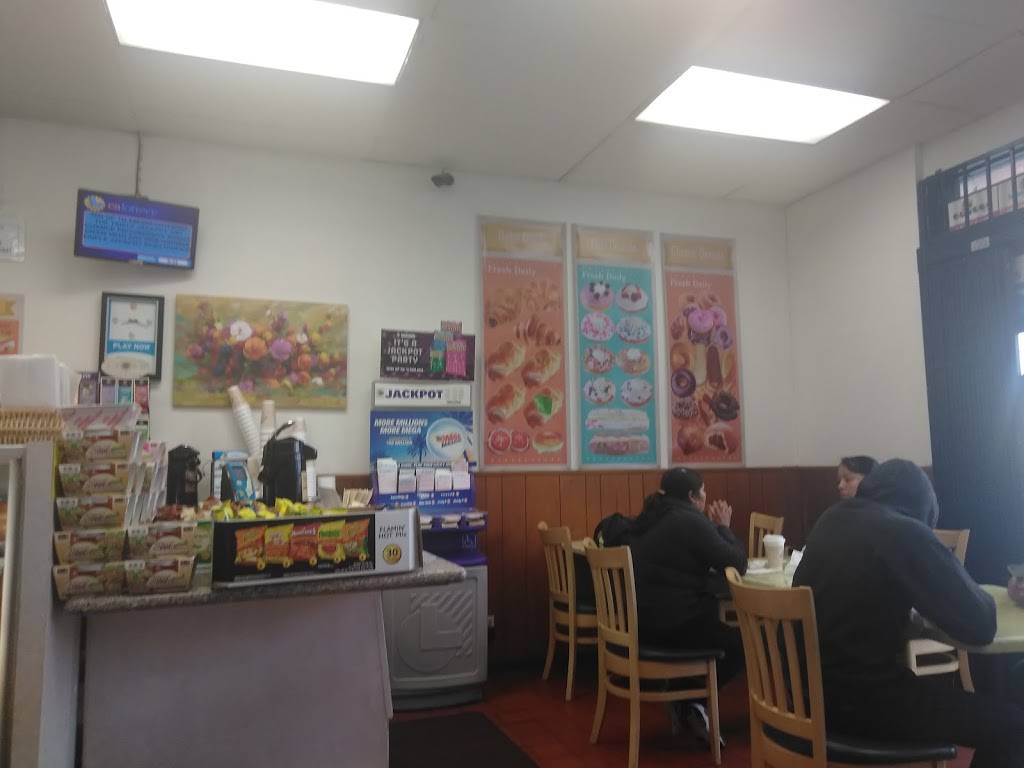 Royal Donuts | bakery | 11138 Palms Blvd, Los Angeles, CA 90034, USA | 3103900840 OR +1 310-390-0840