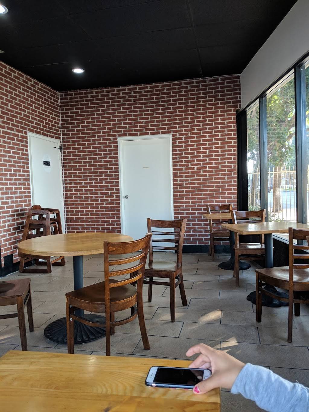 Mitaki Roll & Grill | restaurant | 1110 s. Long Beach bl unit1, Compton, CA 90221, USA | 4243814473 OR +1 424-381-4473