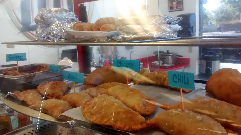 11 Chicks Yummy Creations | restaurant | 3001 49th St N, St. Petersburg, FL 33713, USA | 7276781427 OR +1 727-678-1427