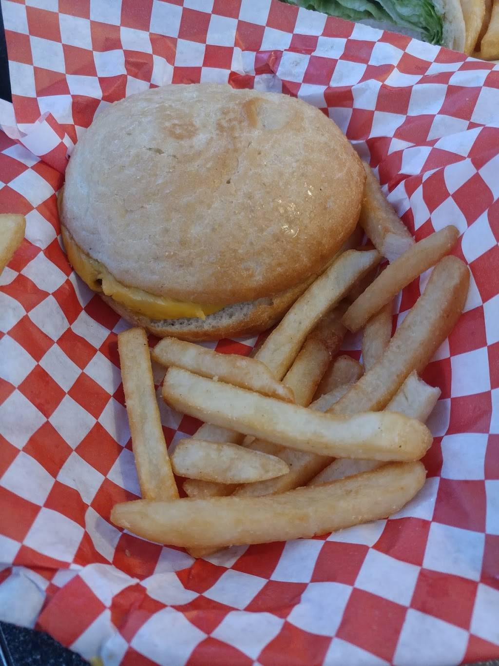 Chubbys Diner | cafe | 855 N Lemoore Ave #170, Lemoore, CA 93245, USA | 5599258889 OR +1 559-925-8889