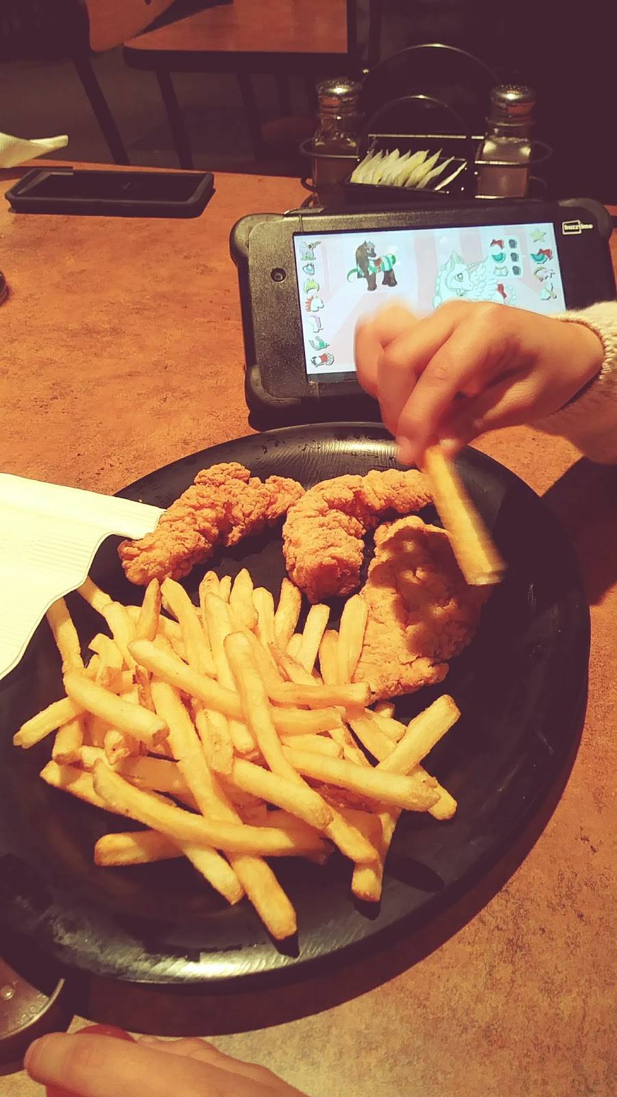 Buffalo Wild Wings | restaurant | 6129 Crawfordsville Rd Unit B, Speedway, IN 46224, USA | 3172419464 OR +1 317-241-9464