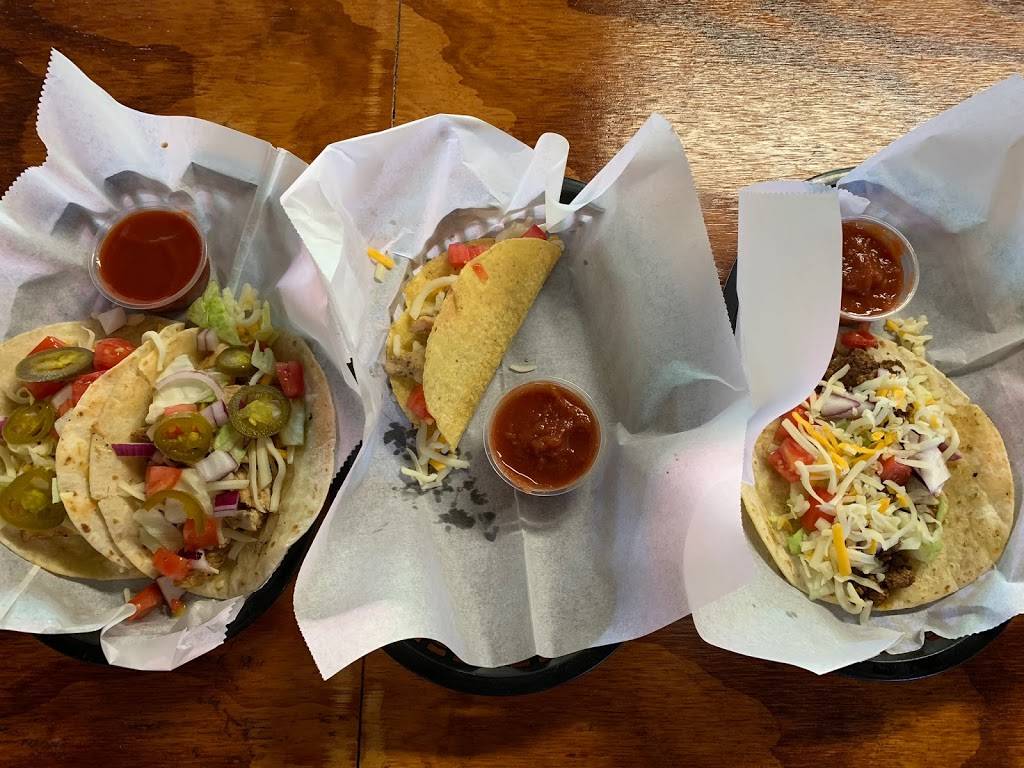 Nicks Lakeside Grill | restaurant | 2109 New Lake Rd, Spring City, TN 37381, USA | 4237100605 OR +1 423-710-0605