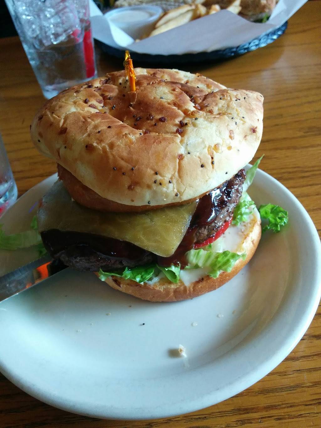 Rennies Landing | restaurant | 1214 Kincaid St, Eugene, OR 97401, USA | 5416870600 OR +1 541-687-0600