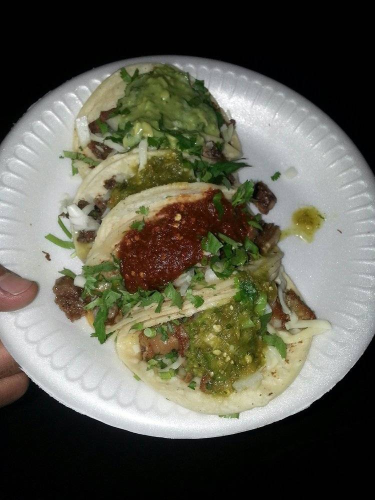 Yanellys TACOS | restaurant | 21816 Lanark St, Canoga Park, CA 91304, USA | 8184926526 OR +1 818-492-6526