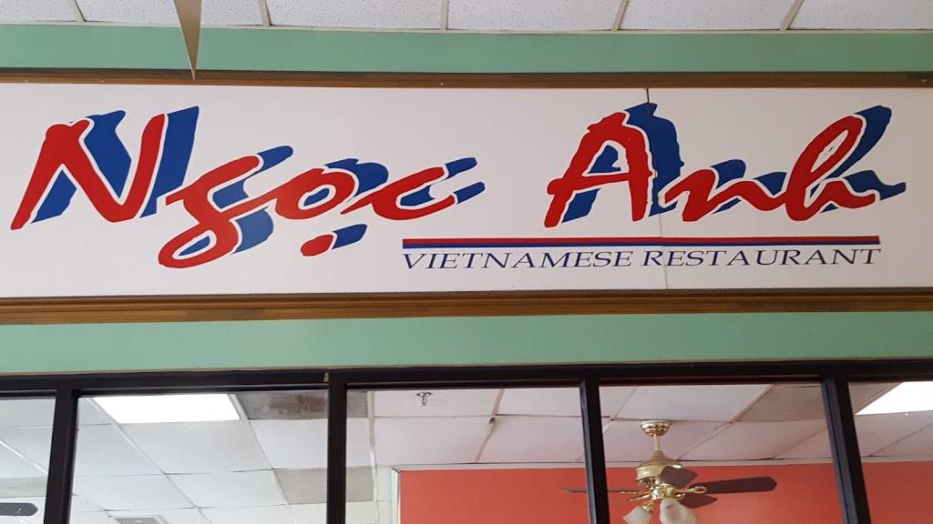 Ngoc Anh Restaurant | restaurant | 6795 Wilson Blvd # 25, Falls Church, VA 22044, USA | 7032375712 OR +1 703-237-5712
