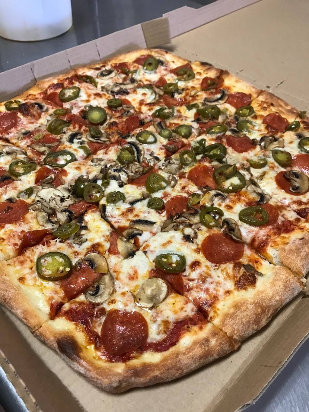 Pizza Man | restaurant | 22410 Norwalk Blvd, Hawaiian Gardens, CA 90716, USA | 5624932886 OR +1 562-493-2886