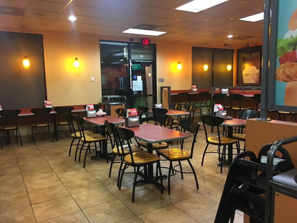 Jack in the Box | restaurant | 2780 S Iowa Ave, Colton, CA 92324, USA | 9513697086 OR +1 951-369-7086