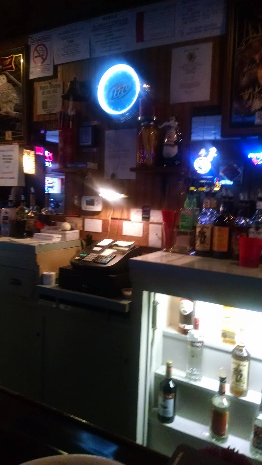 North Avenue Tap | restaurant | 637 North Ave, Waukegan, IL 60085, USA | 8476235710 OR +1 847-623-5710