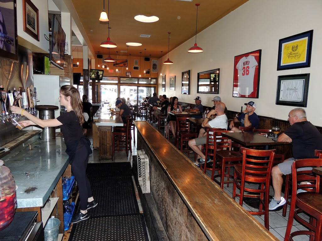 Rileys | restaurant | 5331 E 2nd St, Long Beach, CA 90803, USA | 5628561612 OR +1 562-856-1612