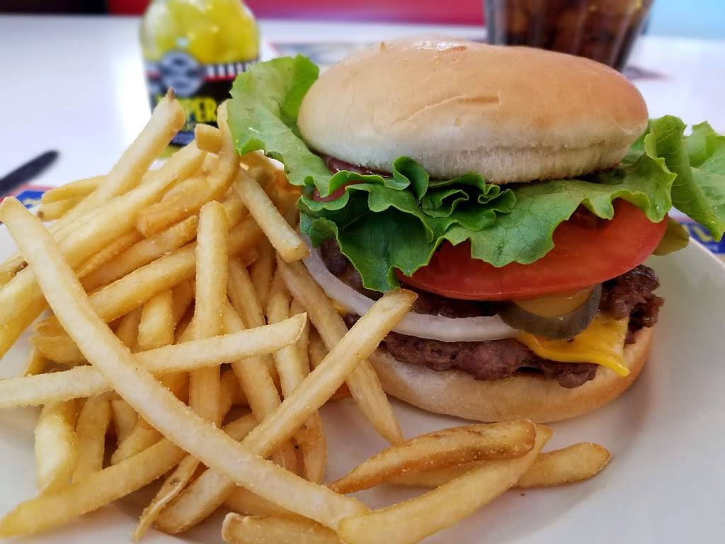 Steak n Shake | restaurant | 4105 E 96th St, Indianapolis, IN 46240, USA | 3178441355 OR +1 317-844-1355